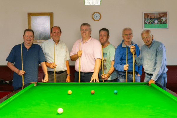 snooker-club-customer