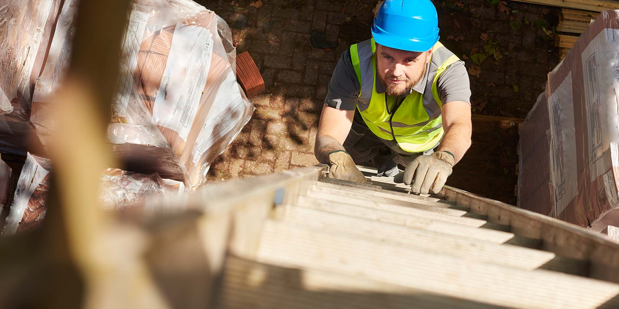 Ladder safety dos and don'ts